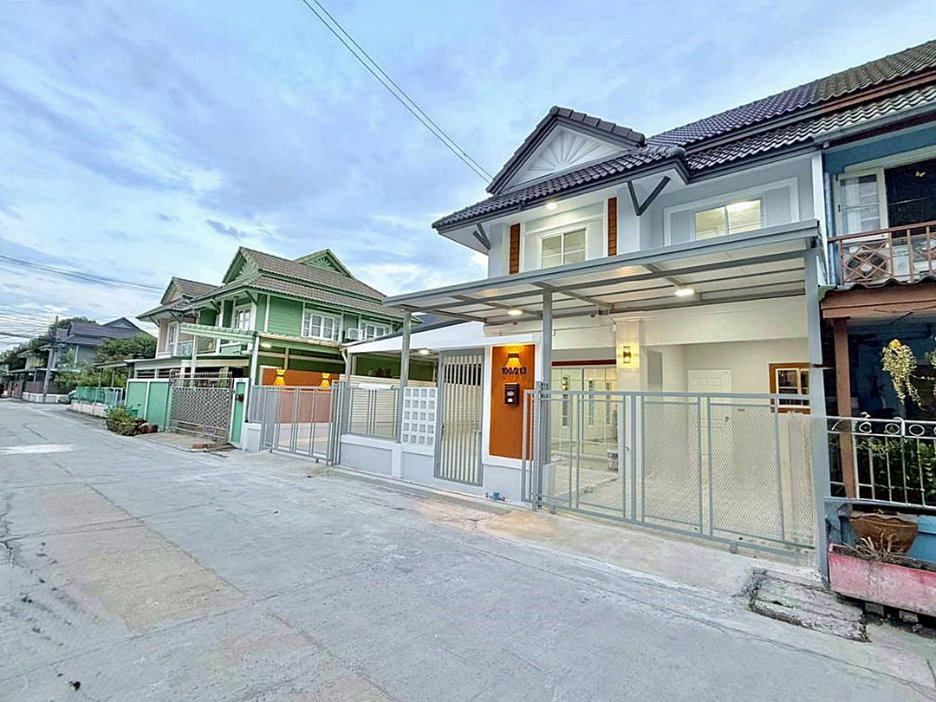 รูป บ้านแฝด  5 ห้องนอน  จอดรถได้ 3 – 4 คัน   #หมู่บ้านพฤกษา 19  ถนนวัดลาดปลาดุก  บางบัวทอง   ใกล้เซ็นทรัล เวสเกต   - รูปที่ 2/20