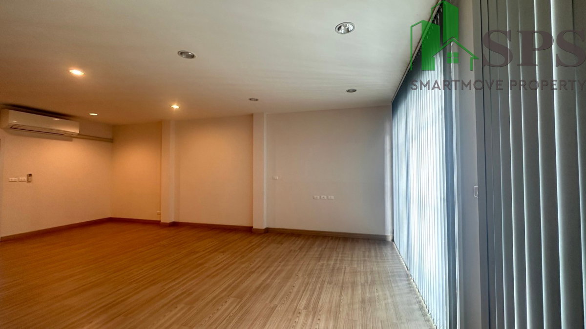 รูป ให้เช่า Home office โครงการ The master อุดมสุข สุขุมวิท 103  - รูปที่ 10/18