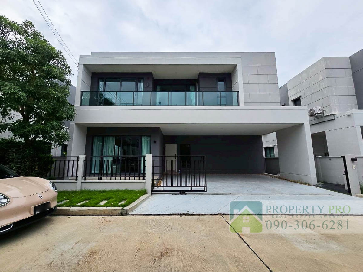 รูป ให้เช่า บ้าน เซนโทร บางนา บ้านเดี่ยว 2 ชั้น 4 ห้องนอน 54 ตรว 260 ตรม บ้านสวย สภาพใหม่มาก หันหน้าทางทิศใต้ เฟอร์นิเจอร์ เครื่องใช้ไฟฟ้าครบ : MJ26R-006 - รูปที่ 1/32