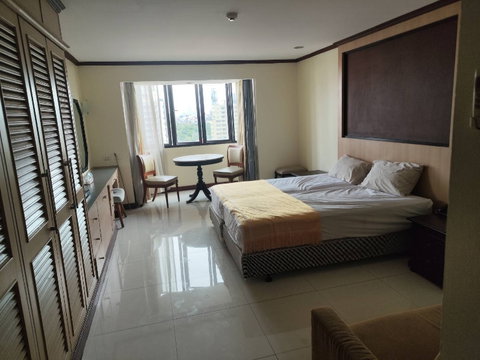 Condo Centre of Bangkok Sukhumvith 4 Near BTS Nana (walking distance)