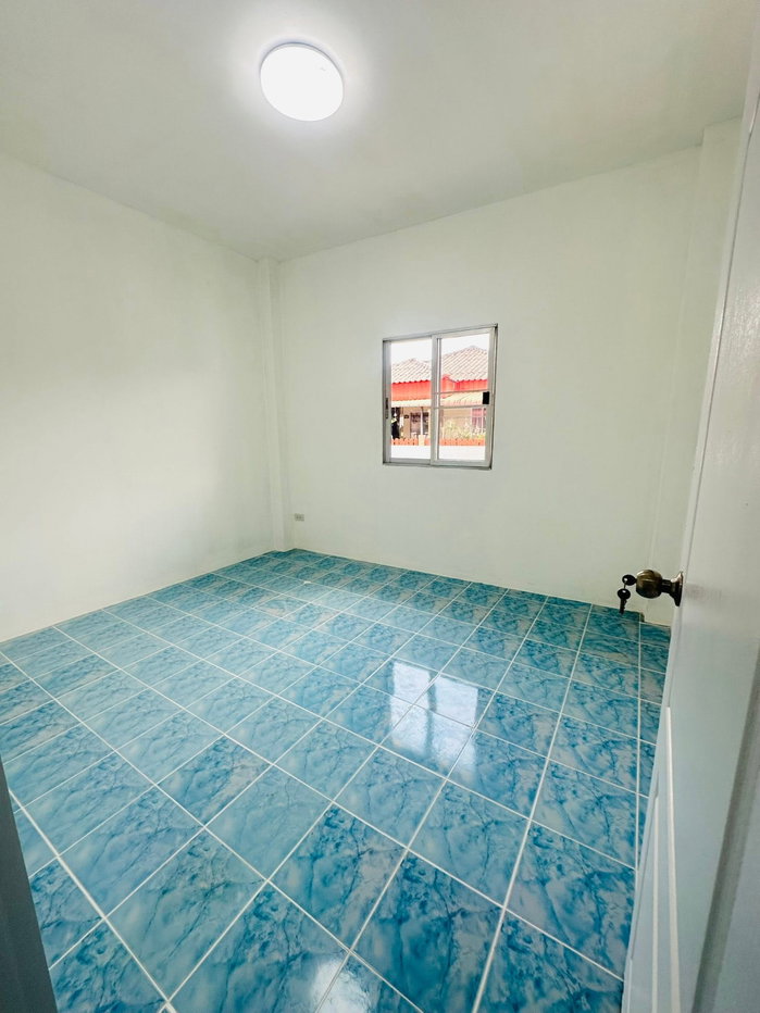 picture Single-story house for sale, 2 bedrooms, 1 bathroom, 1 kitchen, 1 parking space. - 9/14