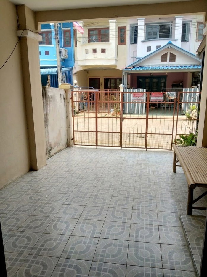 รูป 🔥 ทาวน์เฮาส์ 2 ชั้น ราคาเพียง 1.1 ล้าน! 🏡 หมู่บ้านศิริวรรณ-ชวนชม - รูปที่ 2/11