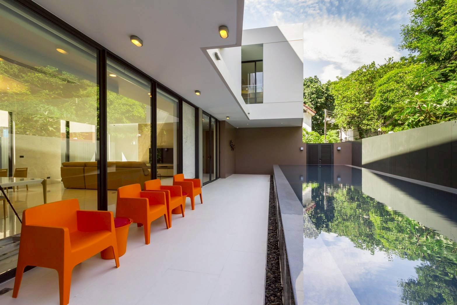 LTH15837OP – Luxury Pool Villa Ekkamai | Rare Land Plot 127.3 Sq.W. | หรูพร้อมสระว่ายน้ำ ที่ดินแปลงหายาก 127.3 ตร.วา