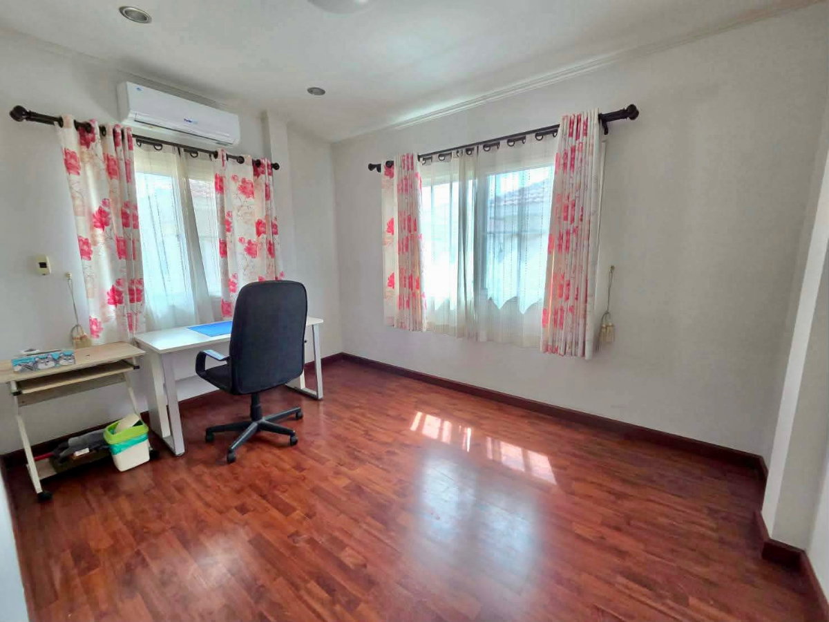 รูป 🏡 ให้เช่าบ้านเดี่ยว หลังใหญ่ พร้อมสวน ในโครงการคุณภาพ ติดถนนวงแหวนรอบ 2 ใกล้โรงเรียนนานาชาติ พร้อมเฟอร์นิเจอร์ครบ ทำเลดีมาก เดินทางสะดวก - รูปที่ 8/11