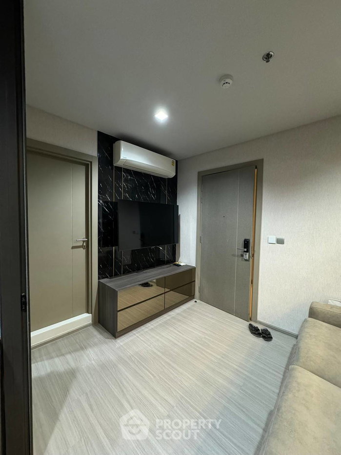 picture 1-BR 33 Sqm Condo At Life Asoke - Rama 9, 300m To MRT Phra Ram 9 (ID 3032583) - 2/5