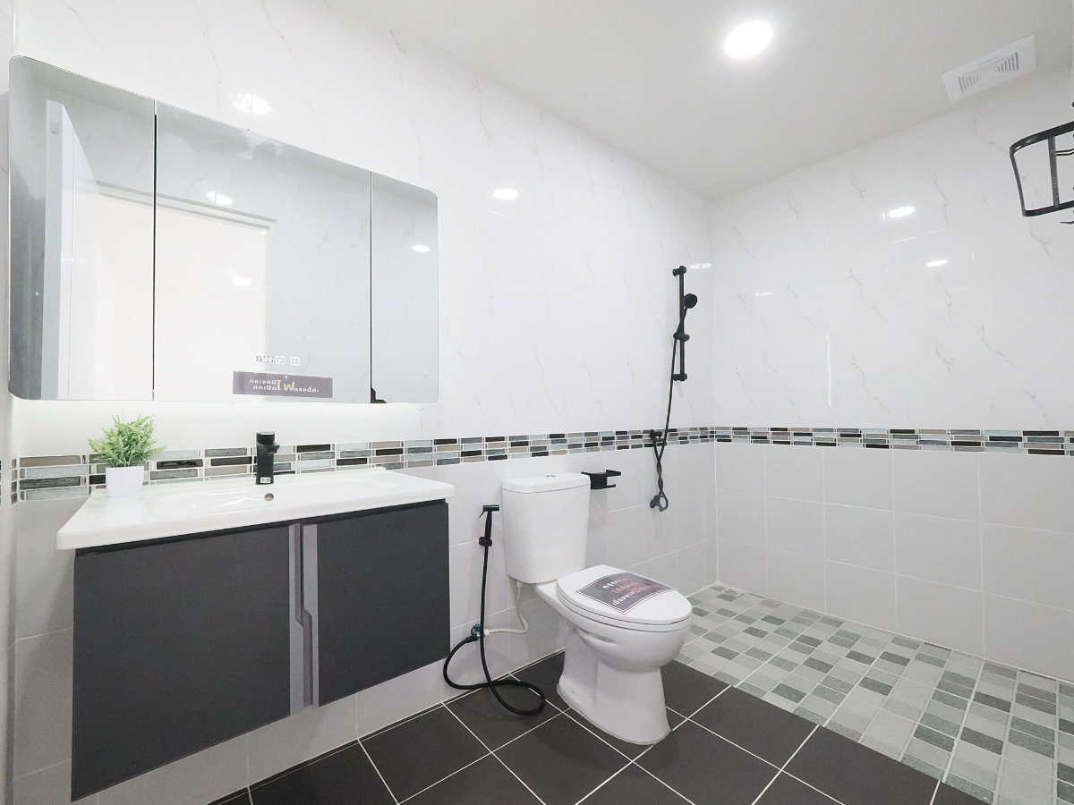 รูป ขายราคาพิเศษ ทาวน์โฮม 3.5 ชั้น ม.ดิแอททิค ขนาด 23.1 ตร.ว. 5นอน 3น้ำ หลังริม ต้นโครงการ [แจ้งวัฒนะ] - รูปที่ 45/64