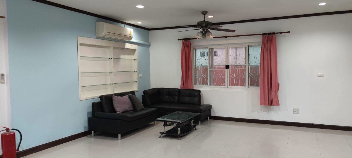 รูป 🏡 บ้านเดี่ยว 2 ชั้น พร้อมอยู่ ซอยรามคำแหง 68 4 ห้องนอน 3 ห้องน้ำ ทำเลดี ใกล้เดอะมอลล์บางกะปิ และ MRT สายสีเหลือง  - รูปที่ 2/20