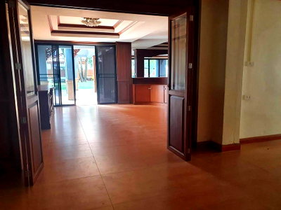 Houses for rent Government House : LTHC15830 – Spacious Detached House for Rent Rama 4 – Sathorn | Private Garden | Near One Bangkok & MRT Lumphini | 125,000 THB/month | บ้านเดี่ยวให้เช่า พระราม 4 – สาทร พร้อมสวนส่วนตัวขนาดใหญ่ ใกล้ One Bangkok และ MRT ลุมพินี