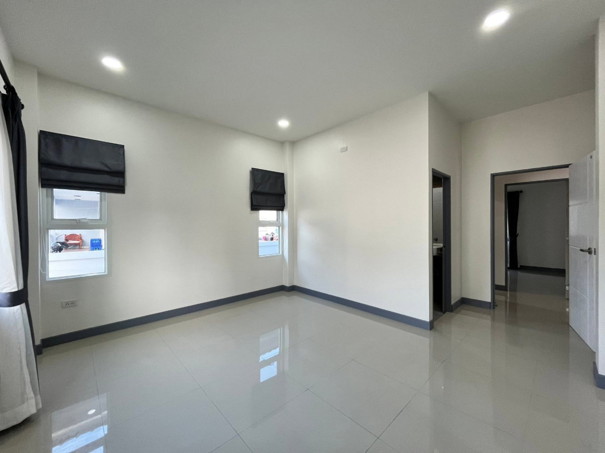 รูป บ้านเดี่ยวชั้นเดียวสร้างใหม่ บ้านใหม่มือหนึ่ง พร้อมเข้าอยู่ ดอนแก้ว #สารภี ราคาเพียง 2.39 ล้านบาท  #CSRP101298 - รูปที่ 6/15