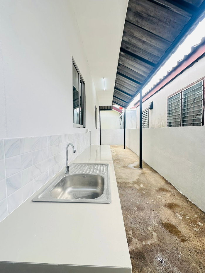 picture Single-story house for sale, 2 bedrooms, 1 bathroom, 1 kitchen, 1 parking space. - 11/14