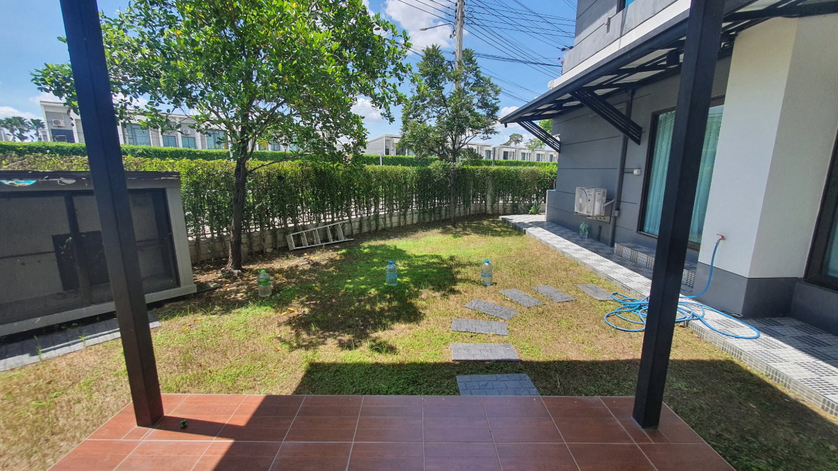 รูป บ้านเดี่ยวหลังมุม Centro ราชพฤกษ์–สวนผัก บนที่ดิน 72.9 ตร.วา สวนร่มรื่น วิวเปิดโล่ง ตรงข้าม Bike Lane 750 เมตร พร้อมเฟอร์นิเจอร์และเครื่องใช้ไฟฟ้า - รูปที่ 11/46