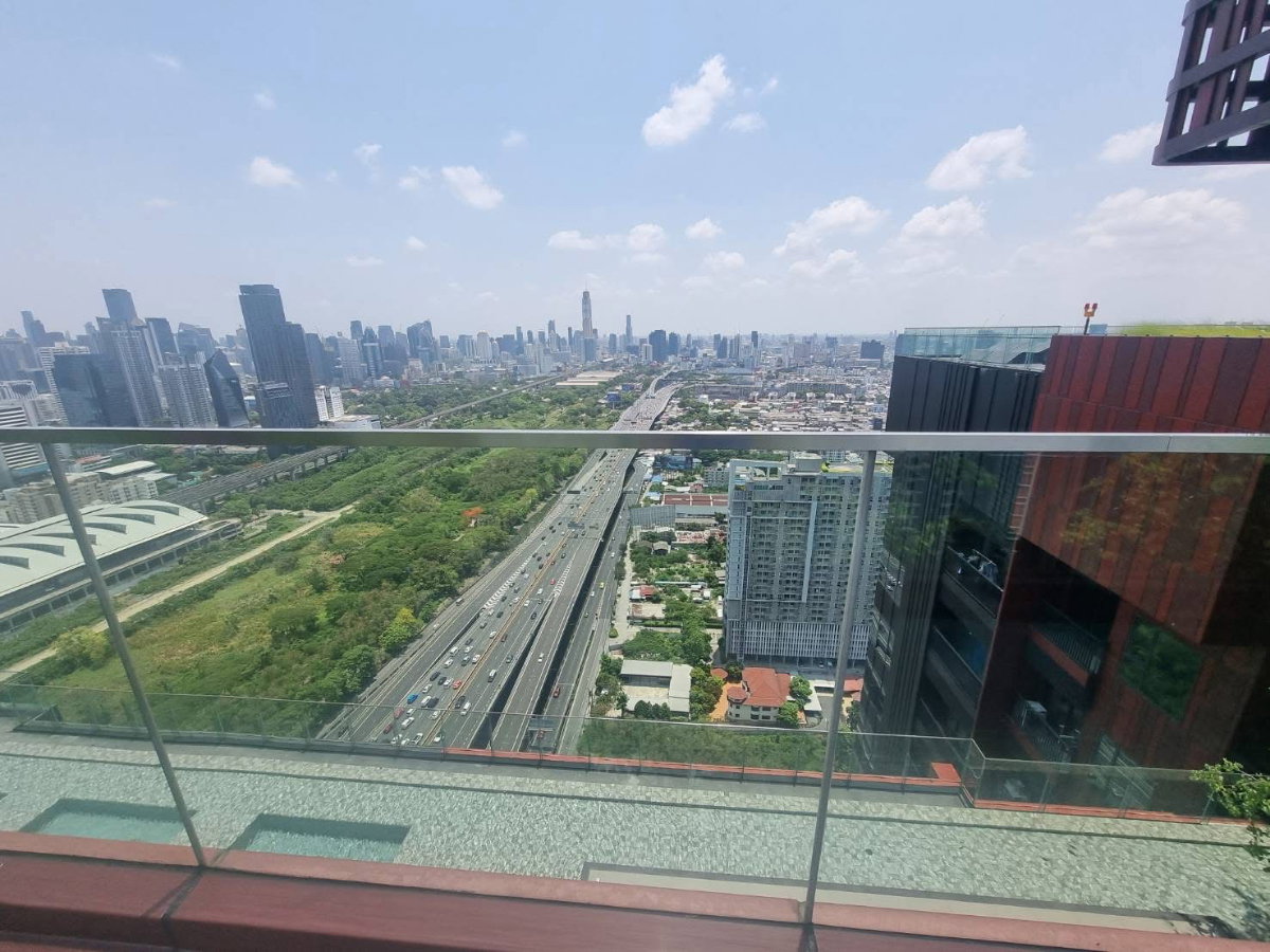 รูป (AA126) Life Asoke Hype | High-Floor Luxury Unit with Rare Open Park View | 2 Bedrooms | 30,000 THB/Month - รูปที่ 35/40