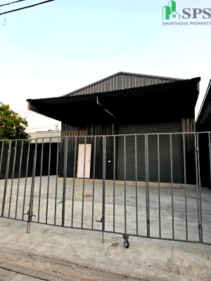 Factory for rent Crystal Design Center : Warehouse for Rent in Chokchai 4 (SPSEVE2005)