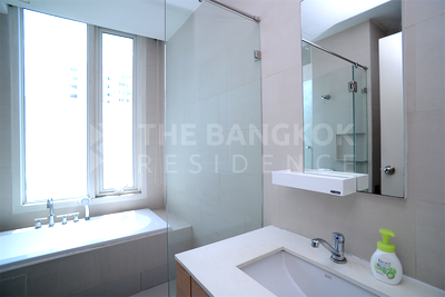 Condos for sale : Villa Rachatewi Comfortable and Ready to Move-in near Airport Rail Link Phaya Thai Station