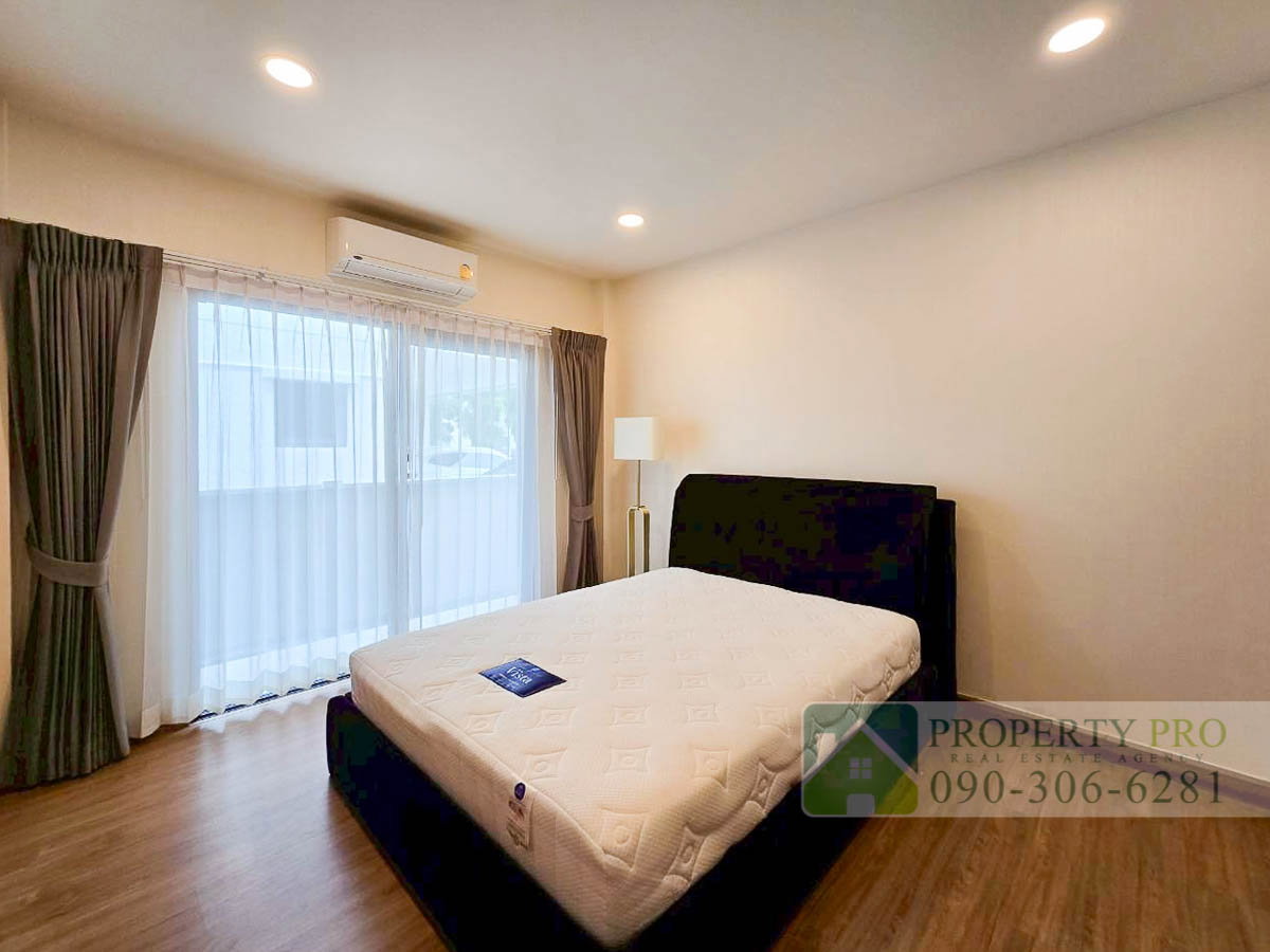 รูป ให้เช่า บ้าน เซนโทร บางนา บ้านเดี่ยว 2 ชั้น 4 ห้องนอน 54 ตรว 260 ตรม บ้านสวย สภาพใหม่มาก หันหน้าทางทิศใต้ เฟอร์นิเจอร์ เครื่องใช้ไฟฟ้าครบ : MJ26R-006 - รูปที่ 7/32
