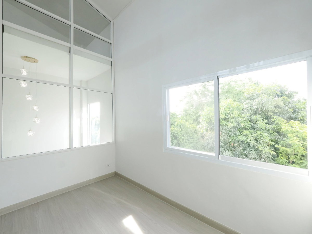 รูป ขายราคาพิเศษ ทาวน์โฮม 3.5 ชั้น ม.ดิแอททิค ขนาด 23.1 ตร.ว. 5นอน 3น้ำ หลังริม ต้นโครงการ [แจ้งวัฒนะ] - รูปที่ 41/64
