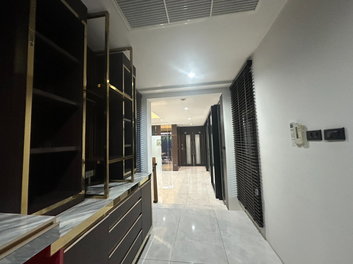 รูป ขายบ้านเดี่ยวสไตส์โมเดิร์น ซอยอินทามระ 28 ไม่มีค่าส่วนกลาง - รูปที่ 12/24