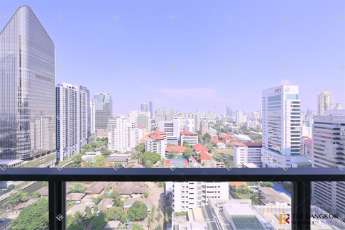 เดอะ ลอฟท์ อโศก ใกล้ MRT สถานีเพชรบุรี