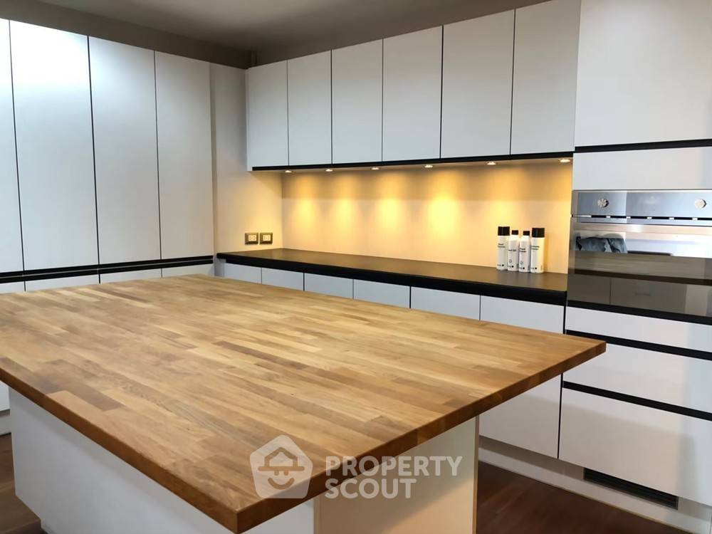 picture 2-BR Condo Belle Grand Rama 9, 19th Floor MRT Phra Ram 9 (ID 402652) - 4/16