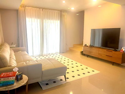 Houses for rent Bang Lamung Chonburi : Luxury House for Rent Nong Pla Lai East Pattaya Near Rugby
