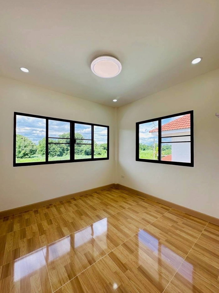 รูป  บ้านเดี่ยวหลังใหญ่หรู 2 ชั้น64 ตรว รีโนเวทใหม่ทั้งหลัง แปลงมุม ทิศเหนือ วิวดอยสุเทพ ซิตี้โฮมเพลส2  ติดสี่แยก สันกลาง-สันกำแพง ป่าบง สารภี เชียงใหม่ - รูปที่ 22/29