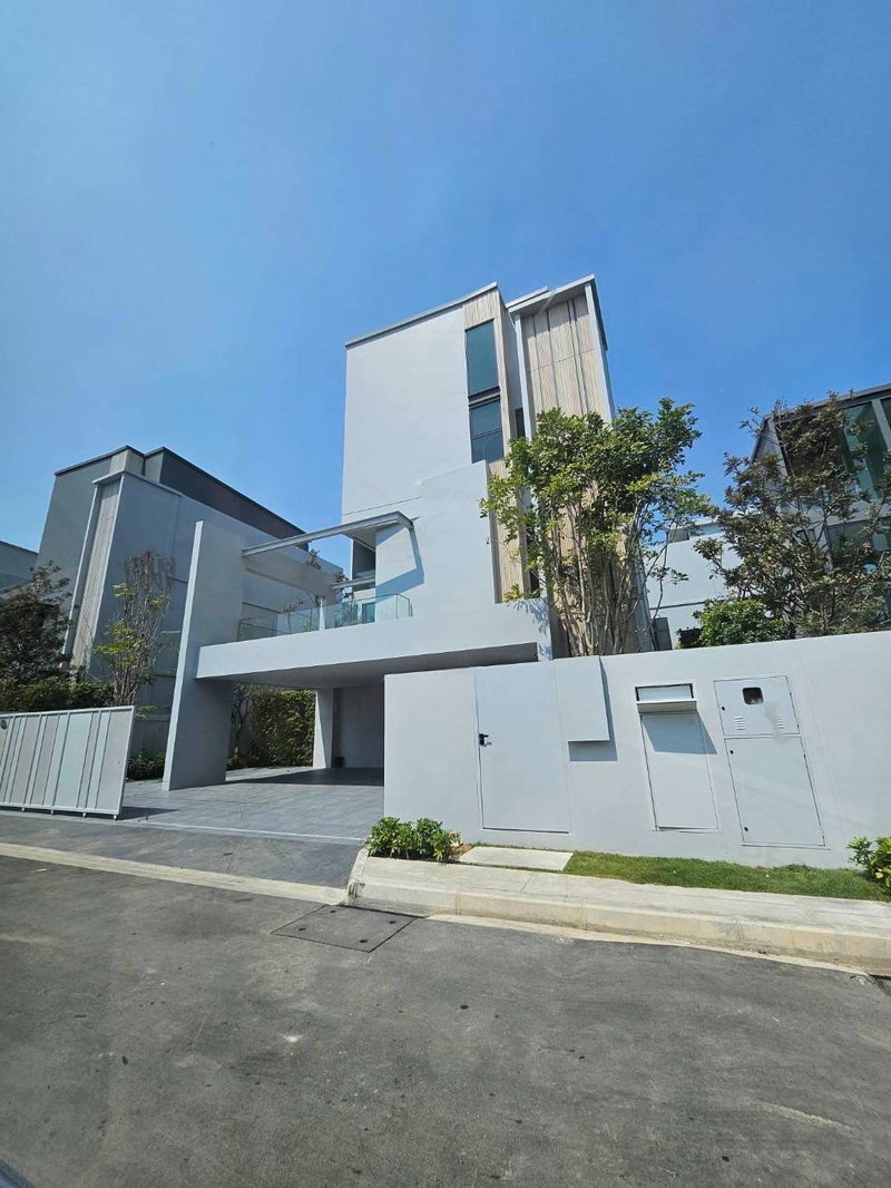ขายบ้านเดี่ยว : ขาย บ้านเดี่ยวหรู VIVE กรุงเทพกรีฑา 86 ตร.ว. 3 ชั้น มีลิฟท์ส่วนตัว