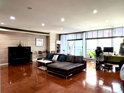 Condos for sale : Luxury Duplex Penthouse for Sale | Prime Sukhumvit 24 | Only 300m to BTS Phrom Phong