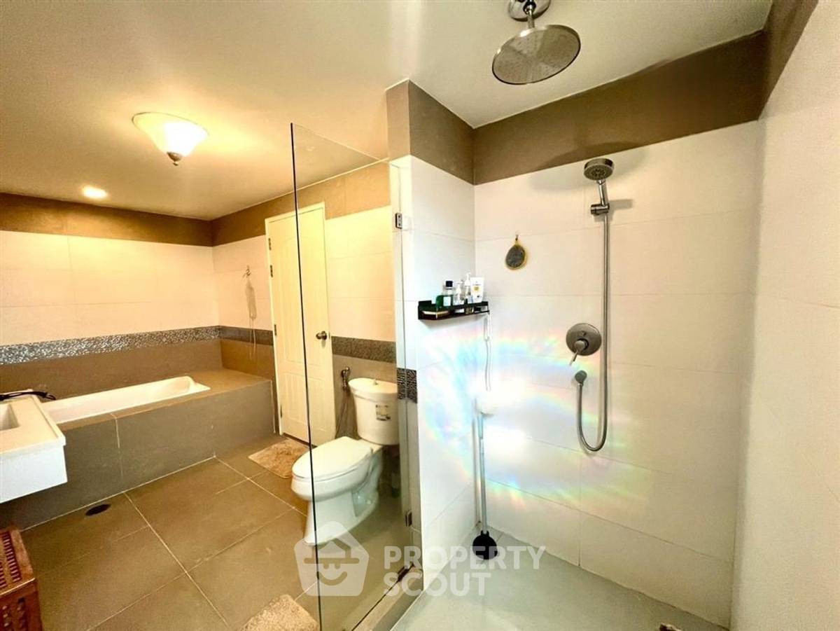 picture Pet-Friendly 2-BR 110 Sqm Baxtor Paholyothin14 Condo, Near BTS Saphan Khwai (ID 2610374) - 7/15