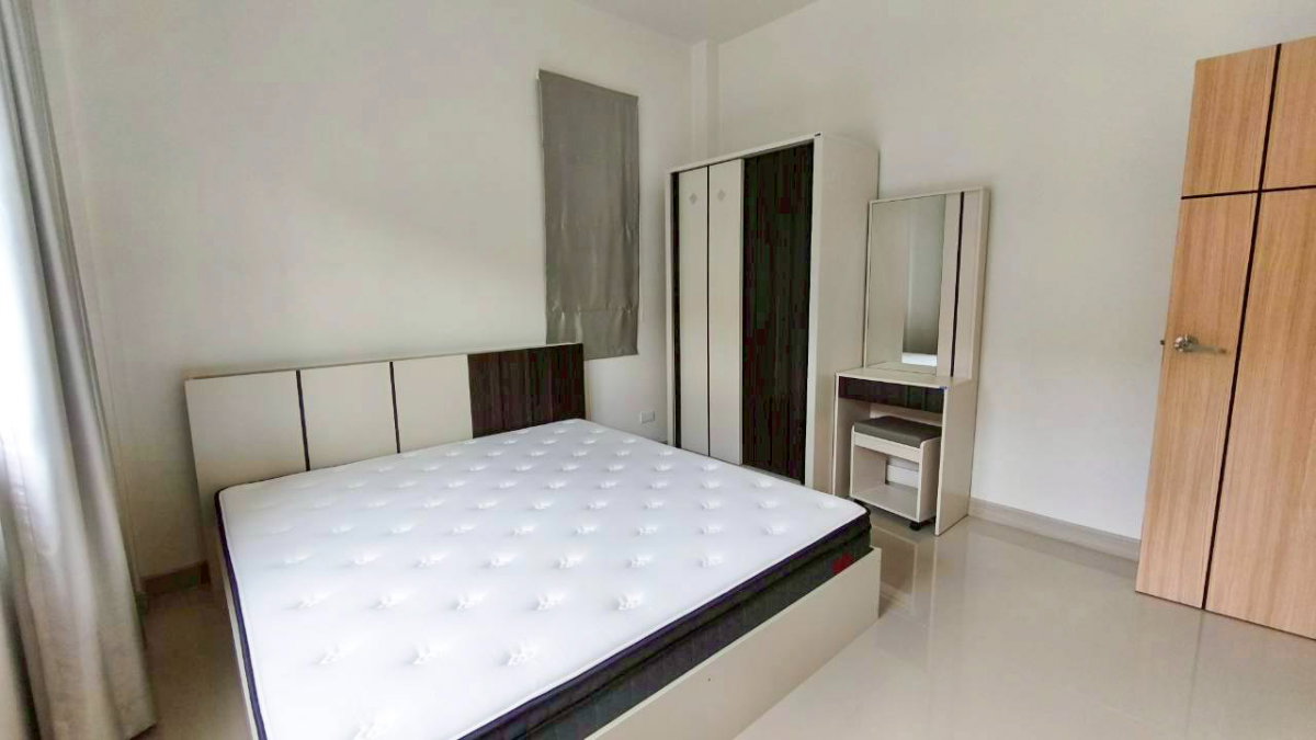 picture Single storey house for rent. with 3 bedrooms, 3 bathrooms. - 11/17