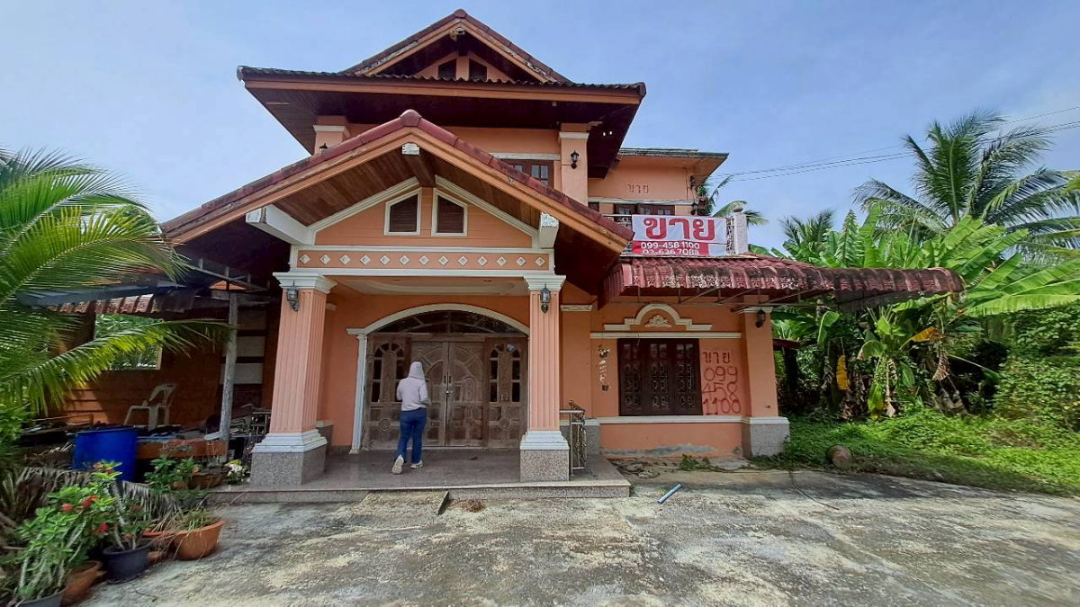 บ้านพร้อมที่ดินผืนใหญ่ (5-1-57 ไร่) ที่คลองท่อมกระบี่ — พื้นที่กว้าง อยู่สบาย ต่อยอดได้ 🏡🌴