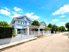 Houses for sale วิทยาลัยเทคนิคกาญจนาภิเษกสมุทรปราการ : Villaggio Bangna show home: Ready-to-move-in house, fully furnished and decorated. Just bring your bags and move in!