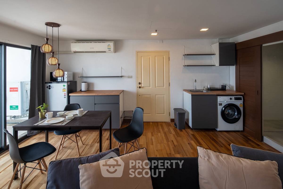 picture 2-BR Condo, 87 Sqm, High-Floor At Sarin Place Near BTS Ratchayothin (ID 3035002) - 17/22