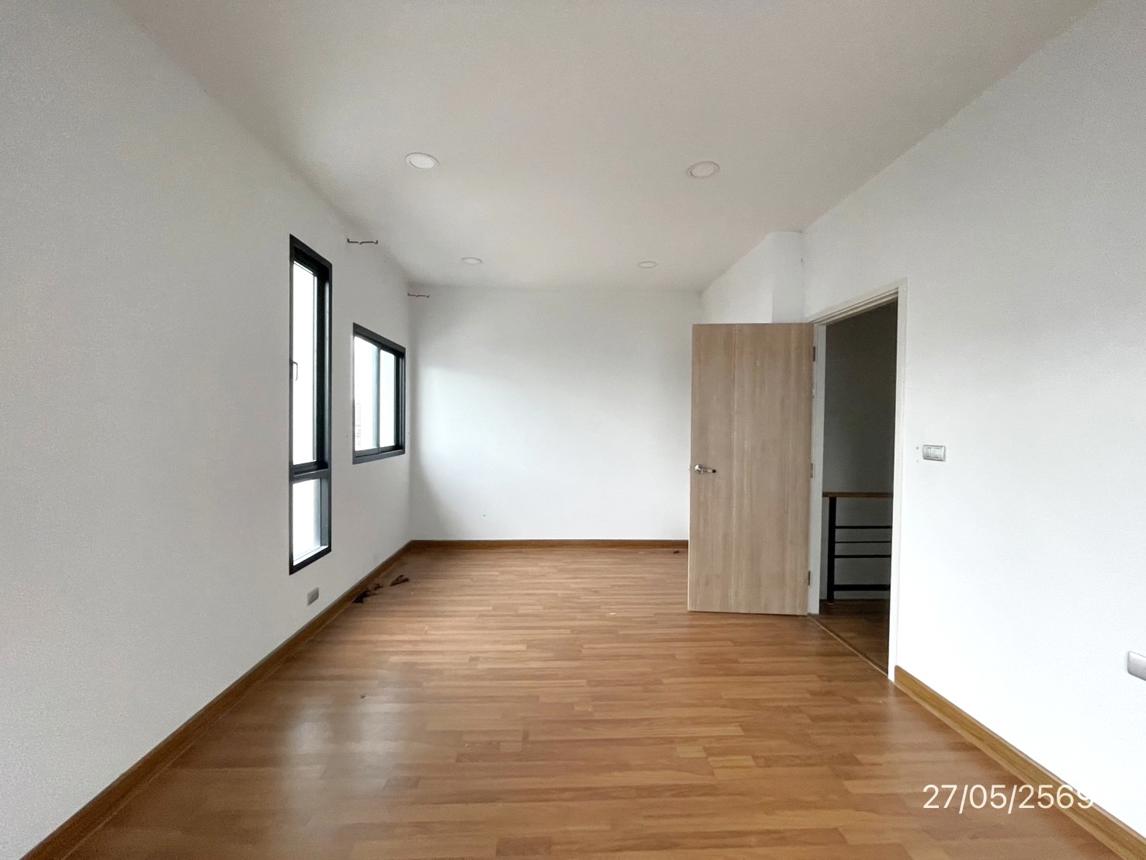 picture TOWN HOUSE 27.3 Sq.w. Si Racha Chonburi for 2.9M - 35/44