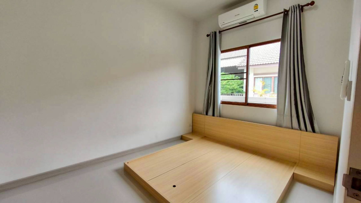 picture Single storey house for rent. with 3 bedrooms, 3 bathrooms. - 14/17
