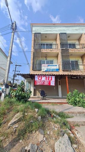 For Sale: 3-Storey Commercial Shophouse (25 sqw, 168 sqm corner unit) Sriracha-Nongkho