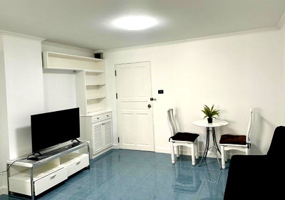 Condos for rent : 🟪🟦🟩🟨🟧 Condo for rent: Ratchada City Condo📍MRT Huai Khwang 🛎️🛎️ | Line@: @assetspro