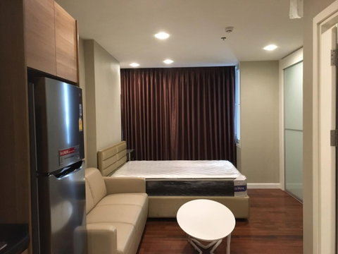 🏙️✨ FOR RENT: The Metropolis Samrong — HIGH-FLOOR CITY LIVING NEAR BTS!  💰 Rental Price: 9,000 THB/month | 📲 Line ID: @condobkk (with @)  