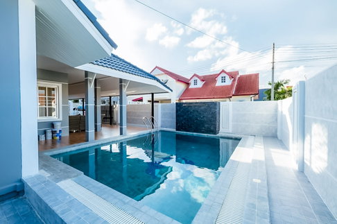 Luxury Pool Villa for Sale East Pattaya 3 Bedroom Fully Furnished
