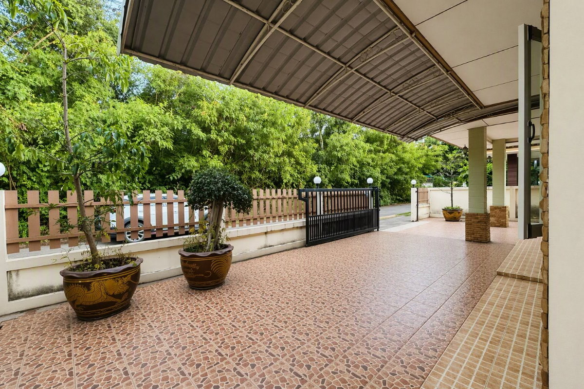 picture Single house for rent in a prime location in central Rayong (Suan Si Mueang) - 2/9