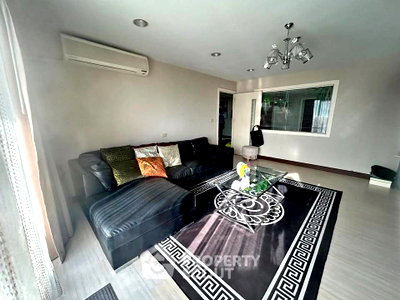 Condos for rent : 3-BR Condo at Nusa State Tower Condominium near BTS Saphan Taksin (ID 3036001)