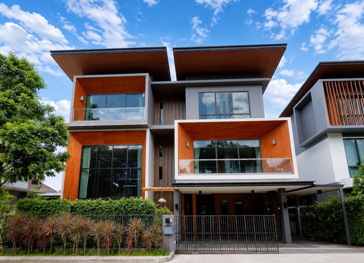 รูป 🏡 ให้เช่าบ้านเดี่ยว 3 ชั้น หลังใหญ่ ตกแต่งสไตล์โมเดิร์น ในโครงการคุณภาพ ความปลอดภัยสูง โซนรวมโชค ใกล้ห้างสรรพสินค้า, โรงเรียนนานาชาติ - รูปที่ 1/18