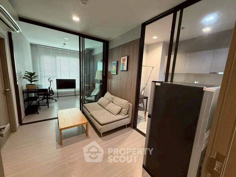 picture 1-BR Condo, Life Asoke - Rama 9, 300m to MRT Phra Ram 9 (ID 3037195) - 2/5