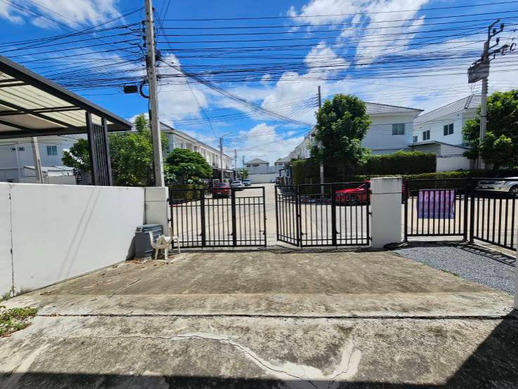 รูป บ้านหลังมุม ทาวน์โฮม 2 ชั้น โครงการเดอะคอนเนค วงแหวน – พระราม 9  ใกล้สุวรรณภูมิ เดินทางสะดวก - รูปที่ 12/14