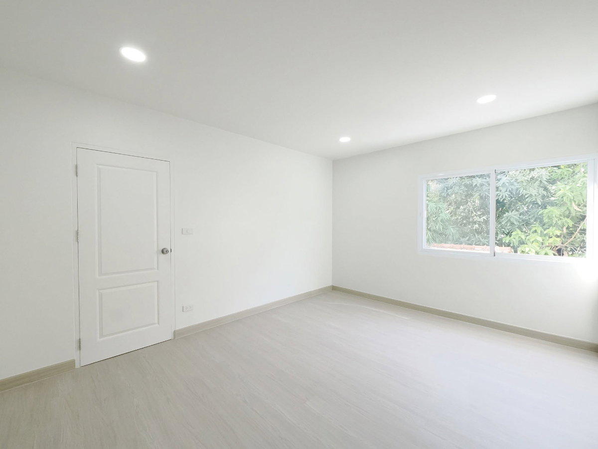 รูป ขายราคาพิเศษ ทาวน์โฮม 3.5 ชั้น ม.ดิแอททิค ขนาด 23.1 ตร.ว. 5 ห้องนอน 3 ห้องน้ำ บ้านสไตล์โมเดิล ทำเลหลังริม ต้นโครงการ รีโนเวทใหม่ทั้งหลัง [แจ้งวัฒนะ] - รูปที่ 26/64