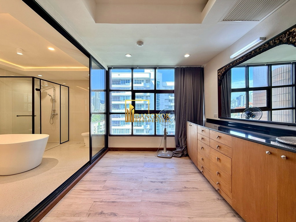 รูป Remarkable 4 Bedroom Duplex Penthouse in Phrom Phong Area - BR21452AP - รูปที่ 17/56