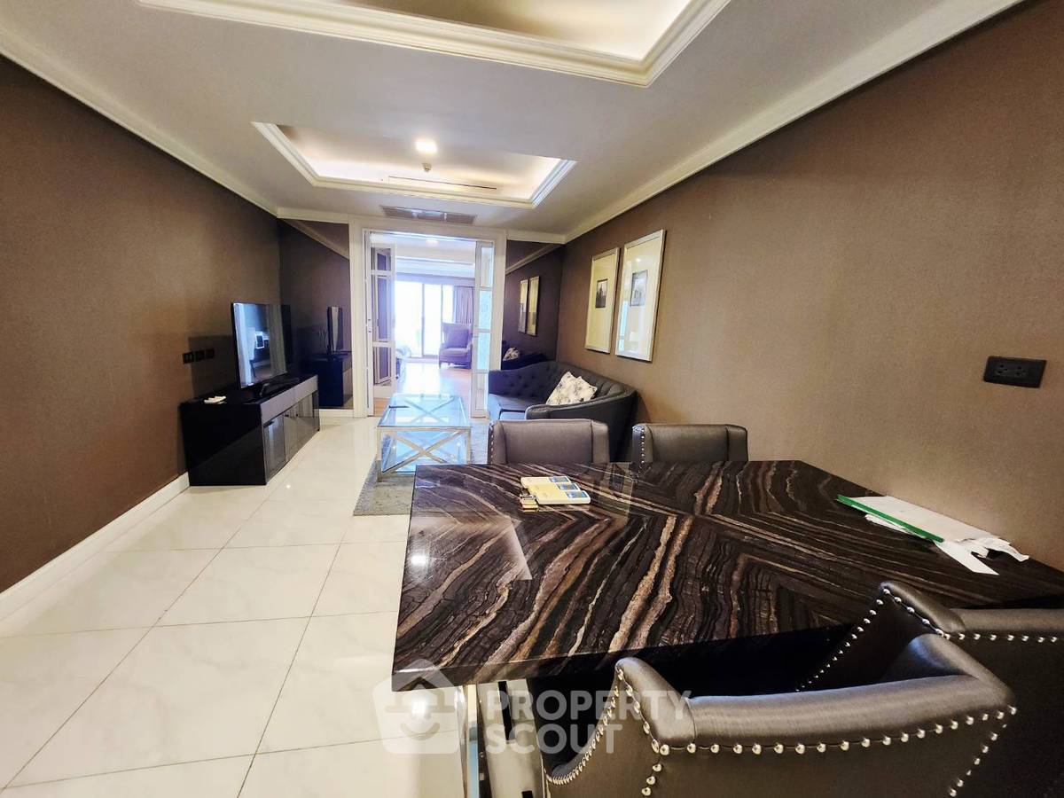 รูป คอนโด 1 ห้องนอน 68 ตร.ม. ที่ Nusa State Tower ใกล้ BTS สะพานตากสิน 400 ม. (ID 2682728) - รูปที่ 3/11