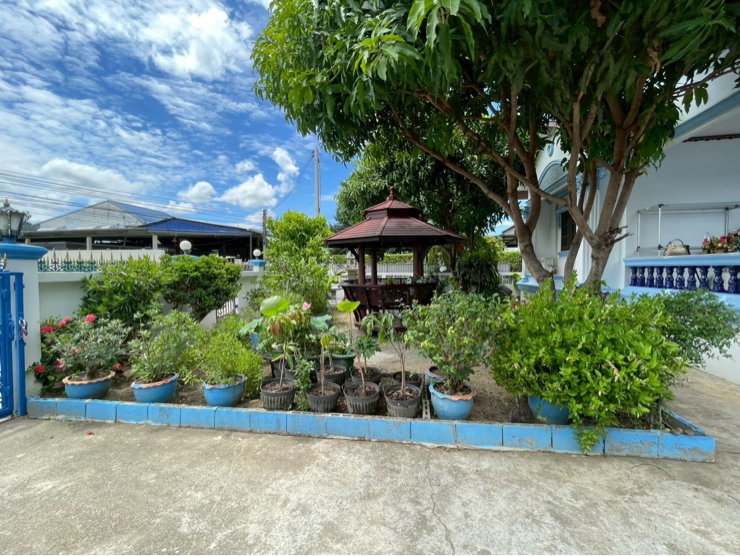 รูป 🏡 ขายบ้านเดี่ยวพร้อมบ้านพักแยก เนื้อที่ 141 ตร.ว. ทำเลดี ใจกลางเมืองกาญจนบุรี ใกล้สะพานแม่น้ำแควเพียง 2.6 กม. - รูปที่ 6/16