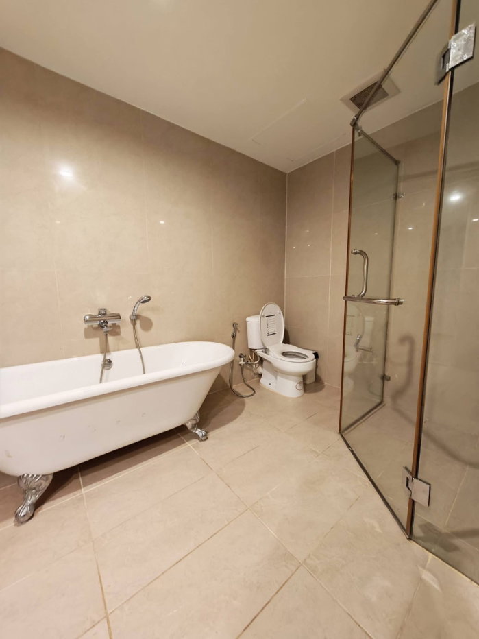 picture Baan Sathorn            Chaopraya  - 8/10