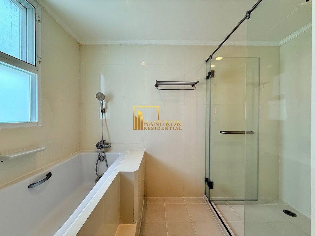 รูป Expansive 3 Bedroom Luxury Apartment in Phrom Phong Area - BR21113AP - รูปที่ 33/59