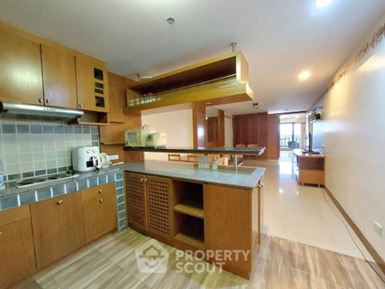 รูปภาพ High-Floor 1-BR 68 Sqm Nusa State Tower, 400m to BTS Saphan Taksin (ID 3035184)